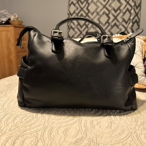 PAYLESS SHOESOURCE BLACK BAG. - Picture 6 of 7